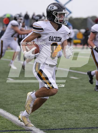 Thumbnail 3 in Sachem North vs William Floyd photogallery.