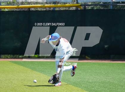 Thumbnail 2 in Regis Jesuit vs Cherry Creek ( CHSAA 5A Championship) photogallery.