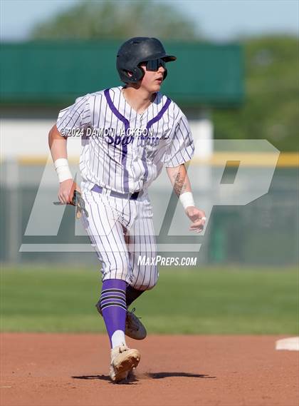 Thumbnail 2 in Spring Creek vs Virgin Valley (NIAA 3A First Round) photogallery.