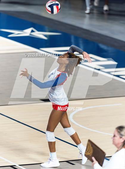 Thumbnail 2 in Stratford vs. Manvel (UIL Volleyball 6A D2 Regional Semifinal) photogallery.