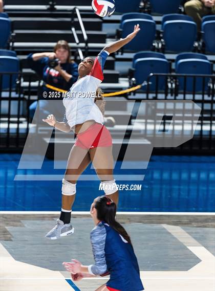 Thumbnail 2 in Stratford vs. Manvel (UIL Volleyball 6A D2 Regional Semifinal) photogallery.
