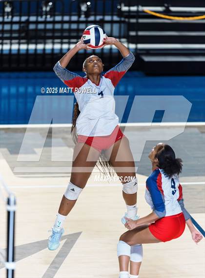 Thumbnail 1 in Stratford vs. Manvel (UIL Volleyball 6A D2 Regional Semifinal) photogallery.