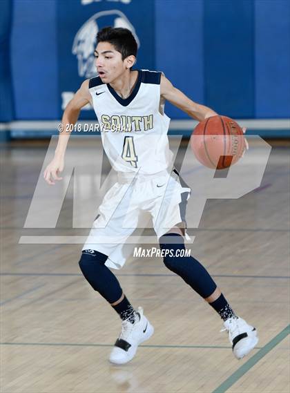 Thumbnail 1 in Covina vs South El Monte (Baldwin Park Tournament) photogallery.