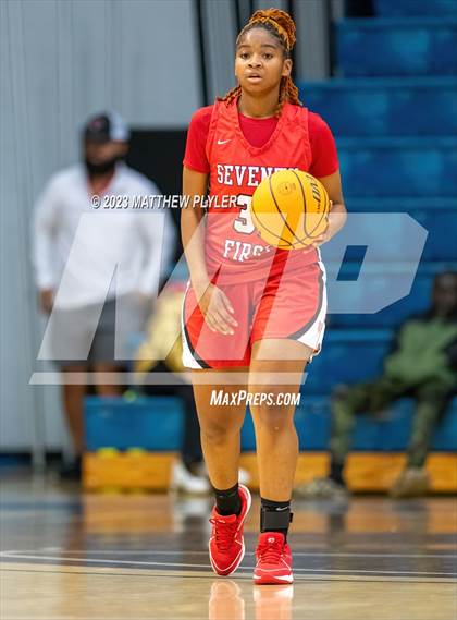Thumbnail 3 in Seventy-First vs. Westover (Hoops and Dreams) photogallery.
