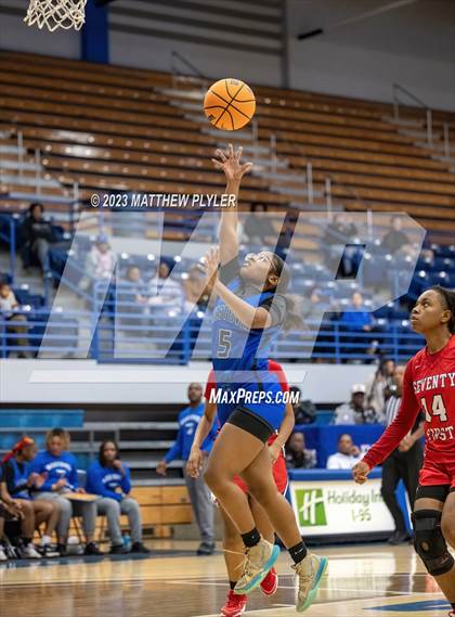Thumbnail 3 in Seventy-First vs. Westover (Hoops and Dreams) photogallery.