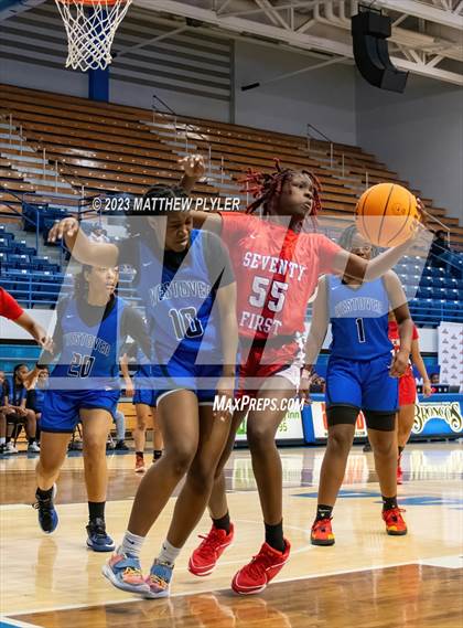 Thumbnail 3 in Seventy-First vs. Westover (Hoops and Dreams) photogallery.