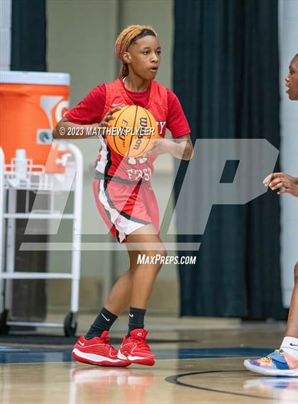 Thumbnail 1 in Seventy-First vs. Westover (Hoops and Dreams) photogallery.