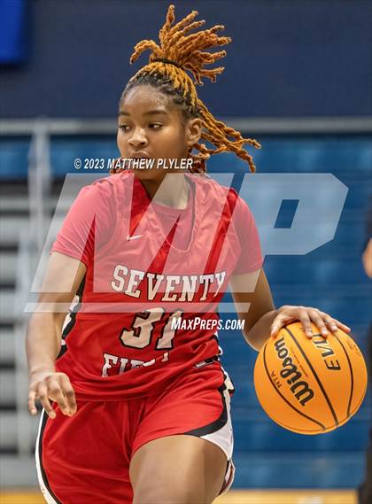 Thumbnail 2 in Seventy-First vs. Westover (Hoops and Dreams) photogallery.