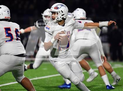 Thumbnail 3 in Graham-Kapowsin @ Sumner (WIAA 4A Quarterfinal Playoff) photogallery.