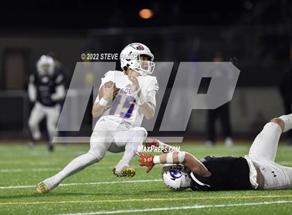Thumbnail 3 in Graham-Kapowsin @ Sumner (WIAA 4A Quarterfinal Playoff) photogallery.