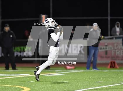 Thumbnail 1 in Graham-Kapowsin @ Sumner (WIAA 4A Quarterfinal Playoff) photogallery.
