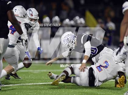 Thumbnail 3 in Graham-Kapowsin @ Sumner (WIAA 4A Quarterfinal Playoff) photogallery.