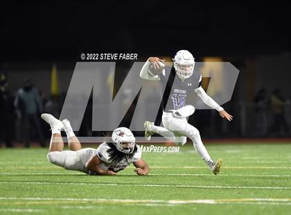 Thumbnail 2 in Graham-Kapowsin @ Sumner (WIAA 4A Quarterfinal Playoff) photogallery.