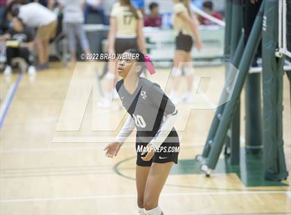 Thumbnail 2 in Dominican vs Teurlings Catholic (Thibodaux Regional Wellness Center) photogallery.