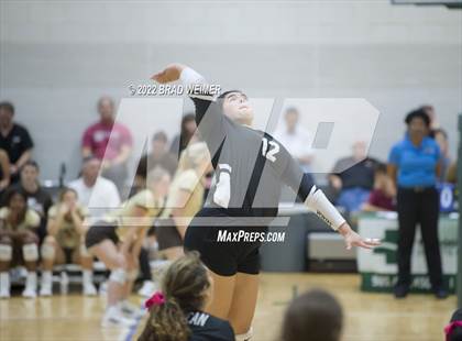 Thumbnail 2 in Dominican vs Teurlings Catholic (Thibodaux Regional Wellness Center) photogallery.