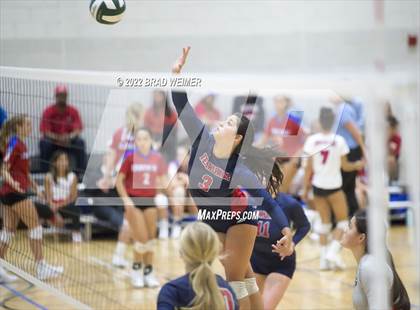 Thumbnail 3 in Dominican vs Teurlings Catholic (Thibodaux Regional Wellness Center) photogallery.