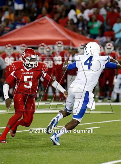 Thumbnail 3 in Lanier vs Lee (Montgomery Public Schools Kickoff Classic) photogallery.