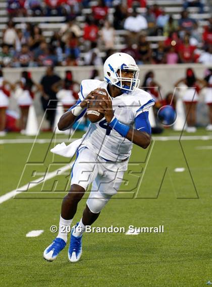 Thumbnail 1 in Lanier vs Lee (Montgomery Public Schools Kickoff Classic) photogallery.