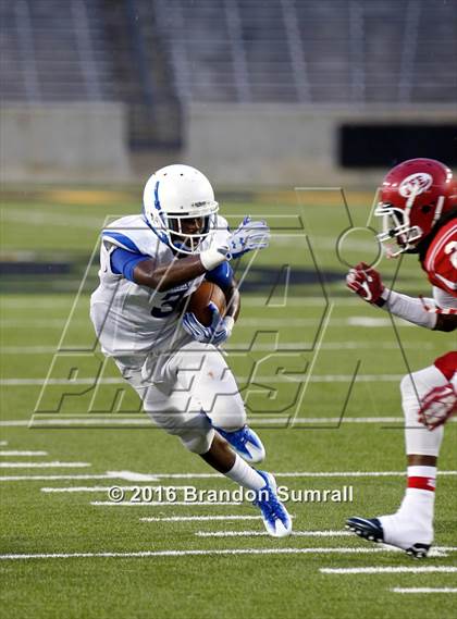 Thumbnail 2 in Lanier vs Lee (Montgomery Public Schools Kickoff Classic) photogallery.