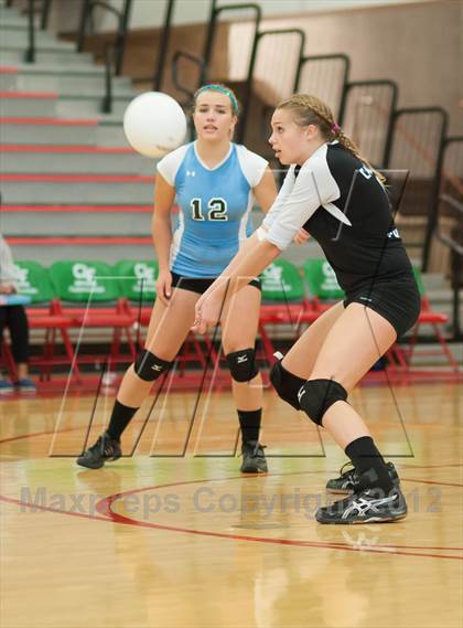Thumbnail 2 in Calvin Christian vs Tri-City Christian (CIF SDS D5 Final) photogallery.