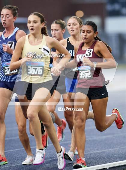Thumbnail 1 in FHSAA Class 4A Final (3200m) photogallery.