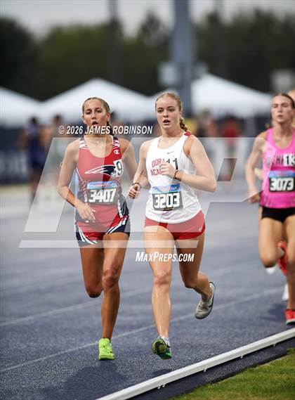 Thumbnail 2 in FHSAA Class 4A Final (3200m) photogallery.