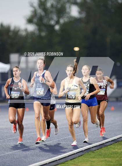 Thumbnail 2 in FHSAA Class 4A Final (3200m) photogallery.