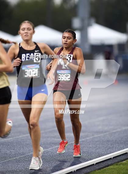 Thumbnail 2 in FHSAA Class 4A Final (3200m) photogallery.