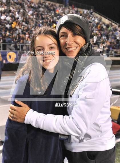 Thumbnail 2 in De La Salle vs. St. John Bosco (CIF State Open Division Championship) photogallery.