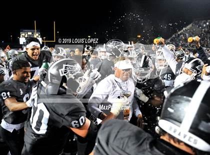 Thumbnail 3 in De La Salle vs. St. John Bosco (CIF State Open Division Championship) photogallery.