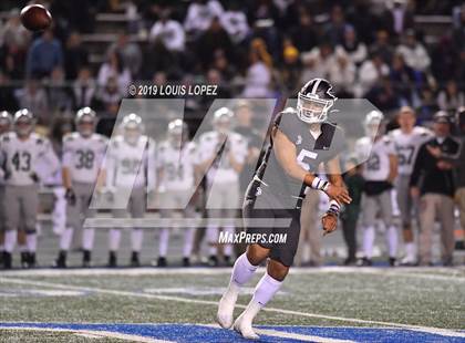 Thumbnail 3 in De La Salle vs. St. John Bosco (CIF State Open Division Championship) photogallery.