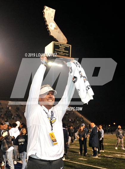 Thumbnail 2 in De La Salle vs. St. John Bosco (CIF State Open Division Championship) photogallery.