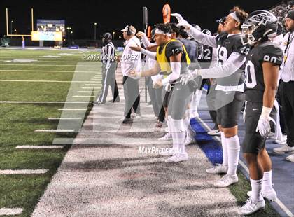 Thumbnail 3 in De La Salle vs. St. John Bosco (CIF State Open Division Championship) photogallery.