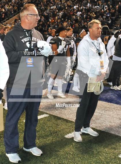Thumbnail 3 in De La Salle vs. St. John Bosco (CIF State Open Division Championship) photogallery.
