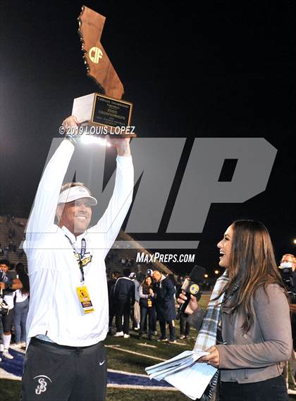 Thumbnail 2 in De La Salle vs. St. John Bosco (CIF State Open Division Championship) photogallery.