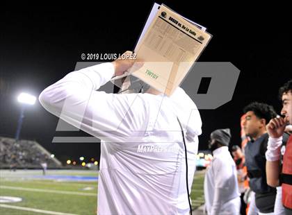 Thumbnail 3 in De La Salle vs. St. John Bosco (CIF State Open Division Championship) photogallery.