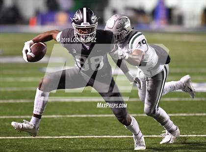Thumbnail 2 in De La Salle vs. St. John Bosco (CIF State Open Division Championship) photogallery.