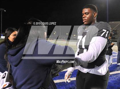 Thumbnail 2 in De La Salle vs. St. John Bosco (CIF State Open Division Championship) photogallery.