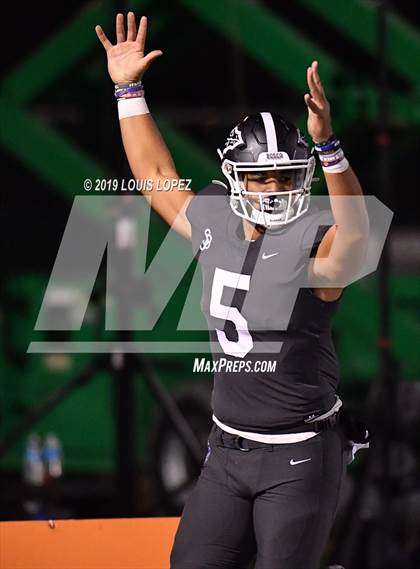 Thumbnail 3 in De La Salle vs. St. John Bosco (CIF State Open Division Championship) photogallery.