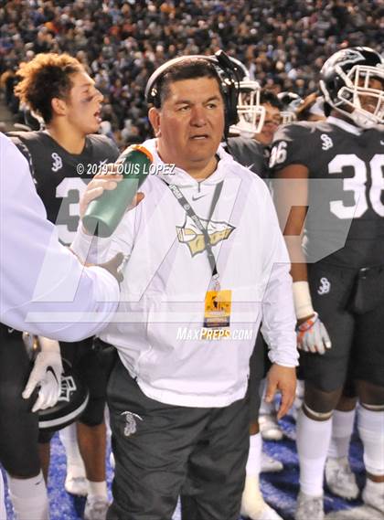 Thumbnail 3 in De La Salle vs. St. John Bosco (CIF State Open Division Championship) photogallery.