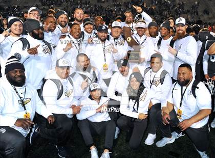 Thumbnail 1 in De La Salle vs. St. John Bosco (CIF State Open Division Championship) photogallery.