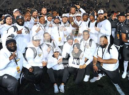 Thumbnail 2 in De La Salle vs. St. John Bosco (CIF State Open Division Championship) photogallery.