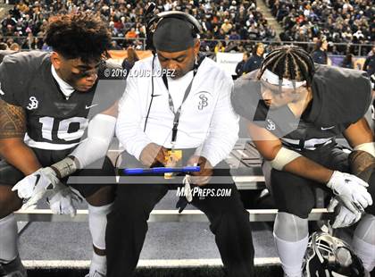 Thumbnail 3 in De La Salle vs. St. John Bosco (CIF State Open Division Championship) photogallery.