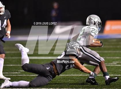 Thumbnail 3 in De La Salle vs. St. John Bosco (CIF State Open Division Championship) photogallery.