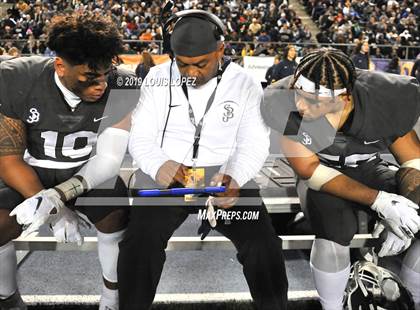 Thumbnail 2 in De La Salle vs. St. John Bosco (CIF State Open Division Championship) photogallery.
