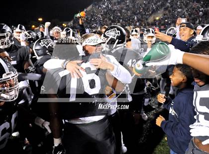 Thumbnail 1 in De La Salle vs. St. John Bosco (CIF State Open Division Championship) photogallery.