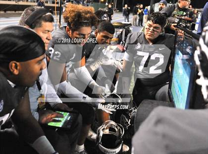 Thumbnail 3 in De La Salle vs. St. John Bosco (CIF State Open Division Championship) photogallery.