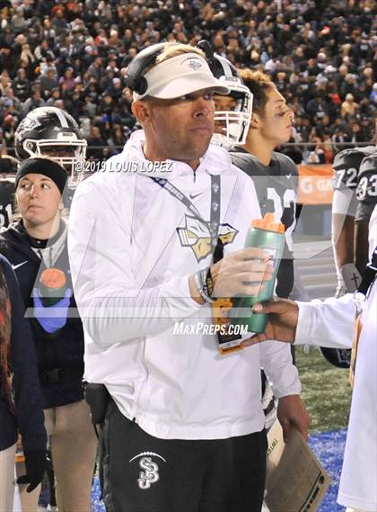 Thumbnail 2 in De La Salle vs. St. John Bosco (CIF State Open Division Championship) photogallery.