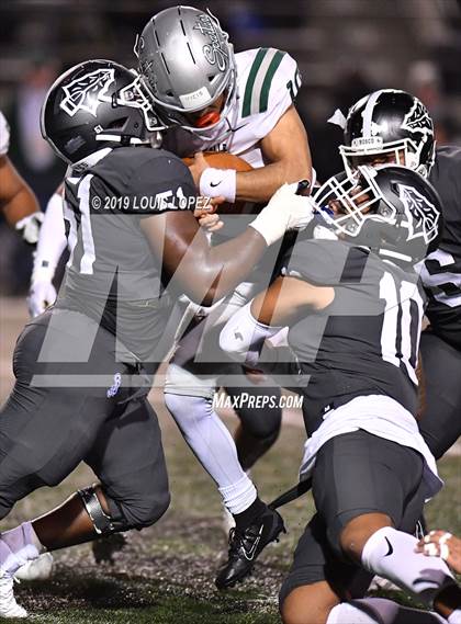 Thumbnail 3 in De La Salle vs. St. John Bosco (CIF State Open Division Championship) photogallery.