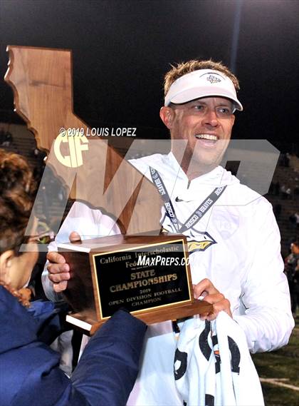 Thumbnail 3 in De La Salle vs. St. John Bosco (CIF State Open Division Championship) photogallery.